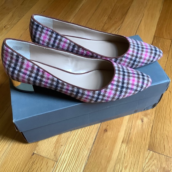Ann Taylor Textile Upper Pumps 1.5 in Heel Size 8.5 - Picture 1 of 6
